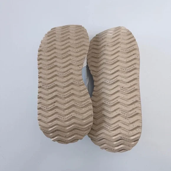 NWOT New Balance Women's 237 Sneaker Size 6.5 - Picture 8 of 11